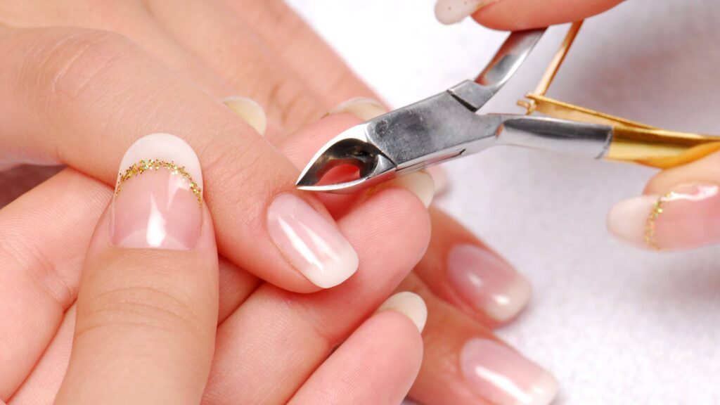 curso de cutilagem para manicures com Faby Cardoso - especialização.